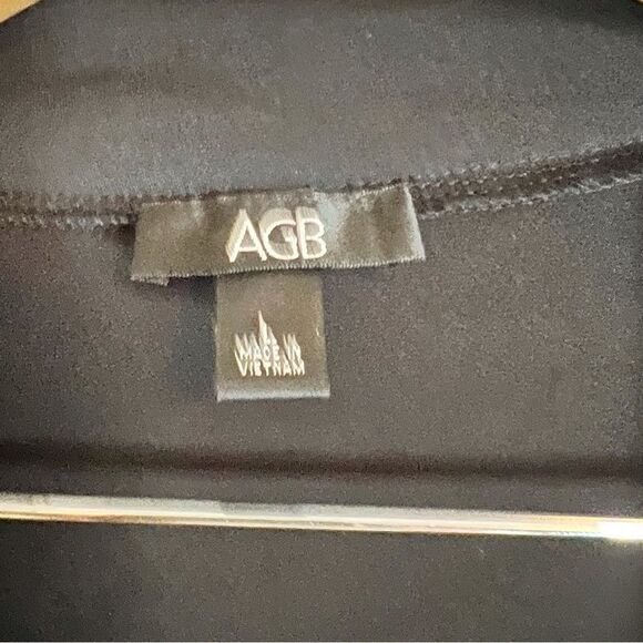 AGB Blouse - Very Flattering!  Great‎ Colors.  Size Large. Excellent Condition. - Picture 5 of 5
